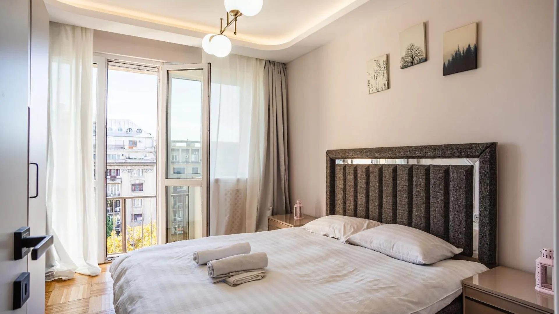 Central Accommodation On Magheru Boulevard Bucharest
