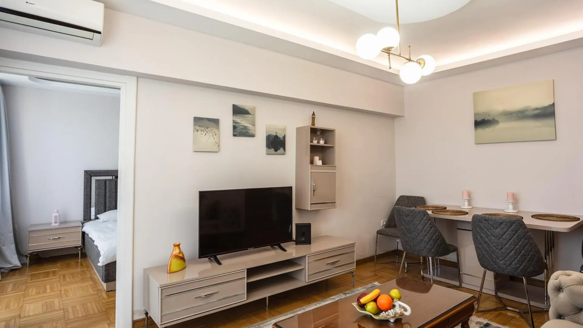 Central Accommodation On Magheru Boulevard بوخارست