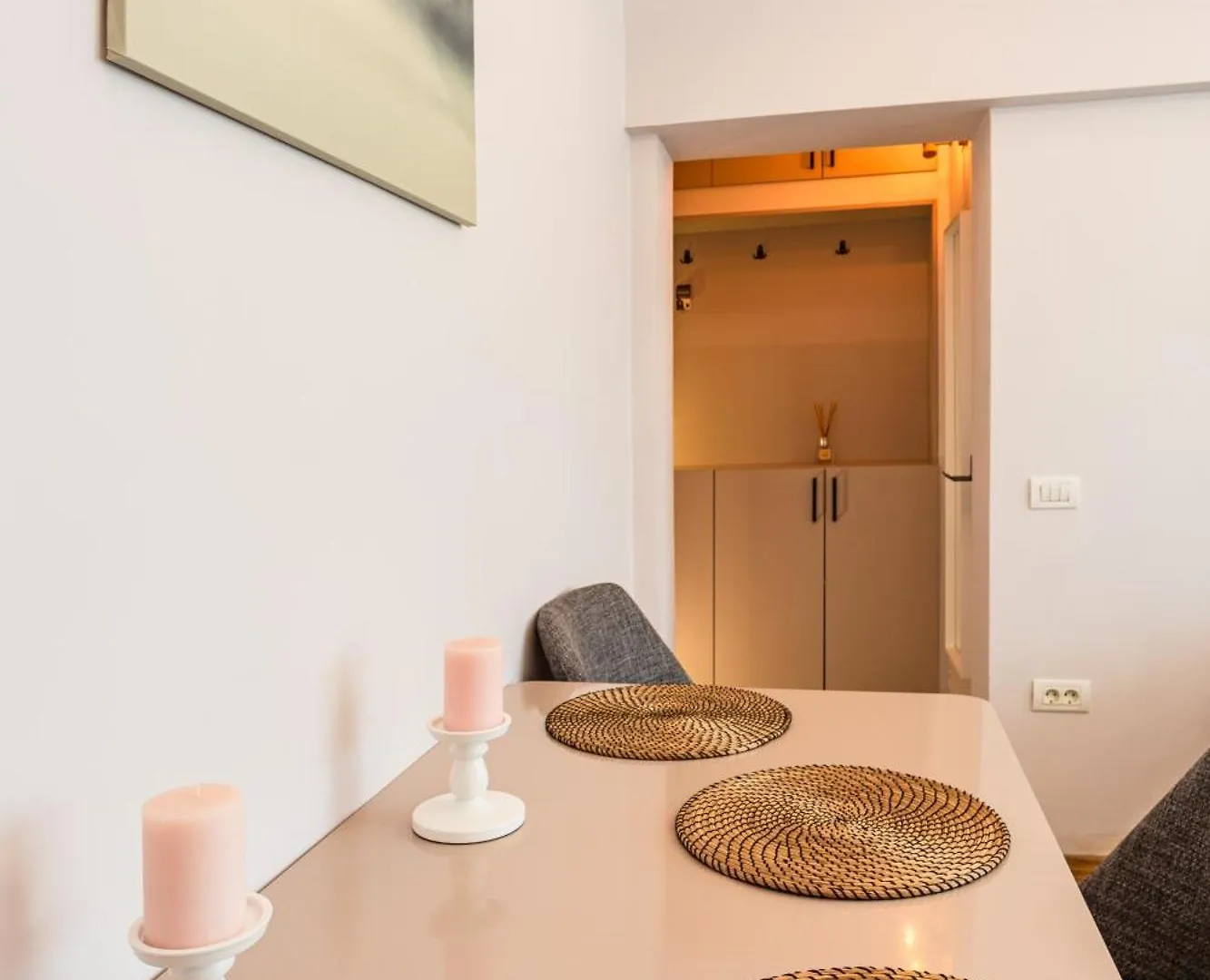 Central Accommodation On Magheru Boulevard بوخارست 0*,  رومانيا
