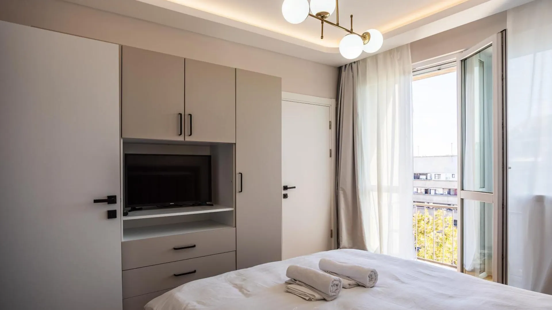Central Accommodation On Magheru Boulevard Bucarest Appartamento
